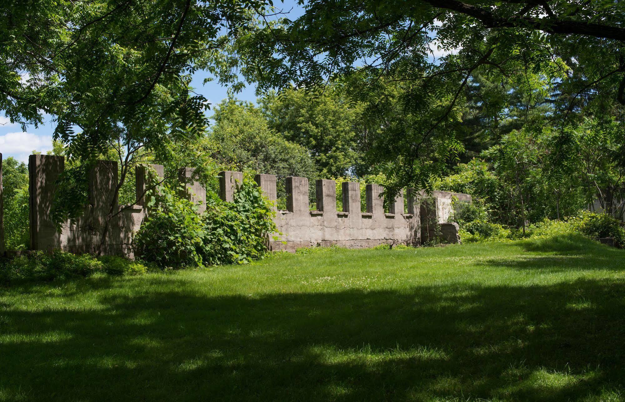 Montrose Inn Belleville Dış mekan fotoğraf